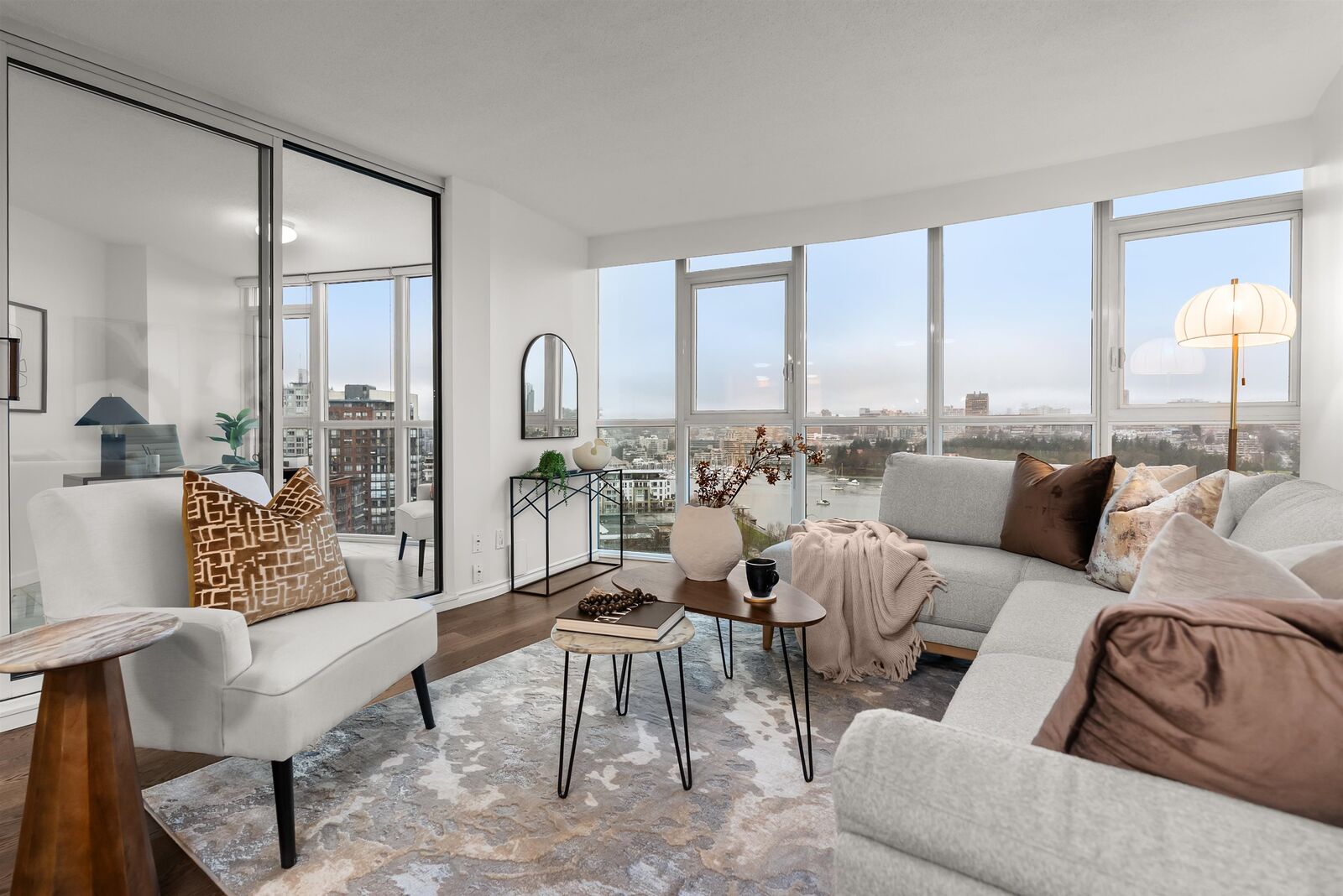 Property Photo:  388 Drake Street 1603  BC V6B 6A8 