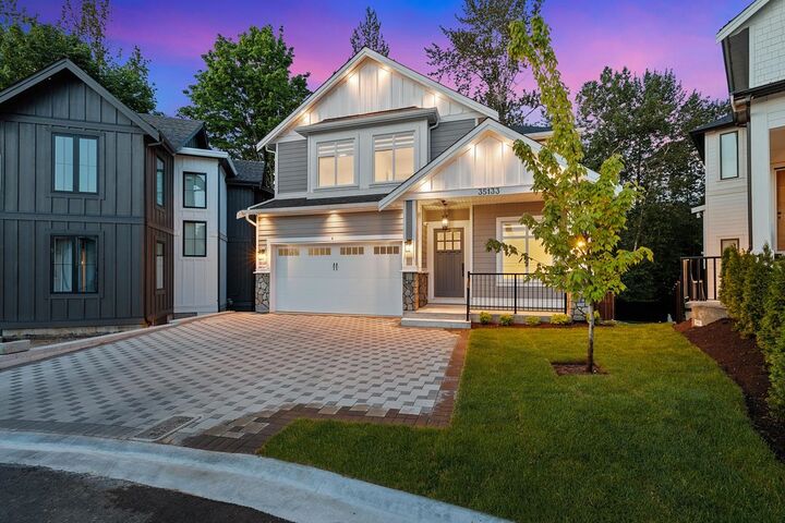 Property Photo: 35133 Christina Place 4 BC V2S 8H1