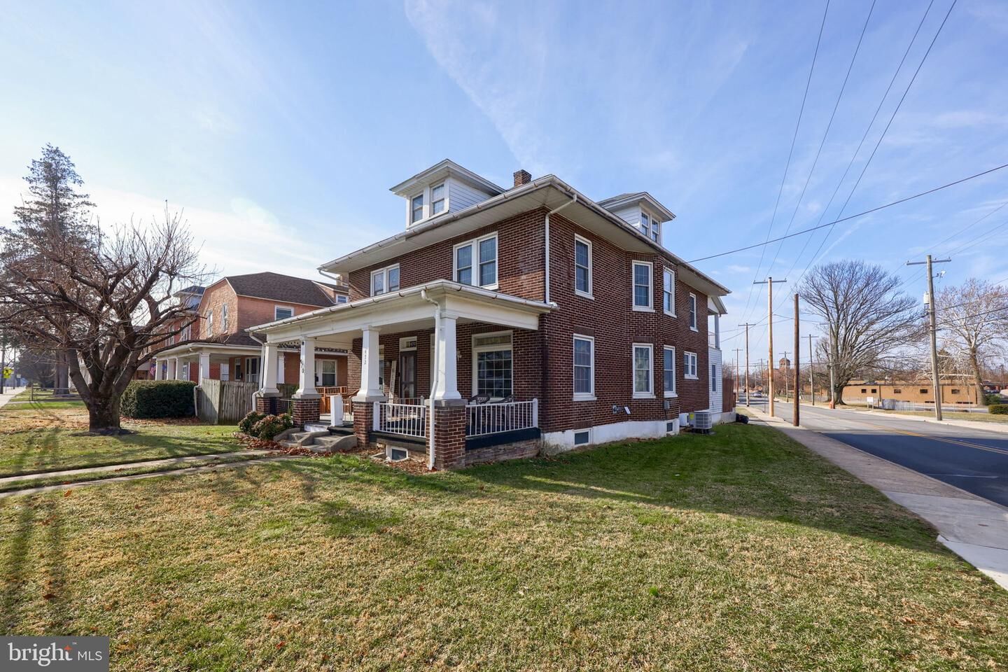 Property Photo:  472 N State Street  PA 17522 