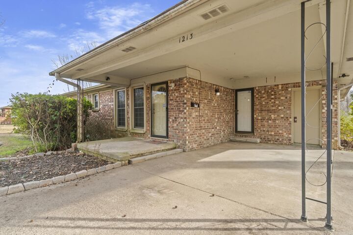 Property Photo:  1213 Eastview Drive  AR 72076-2353 