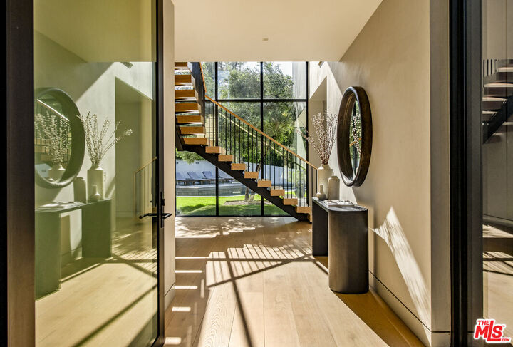 Property Photo:  28869 Selfridge Dr  CA 90265 