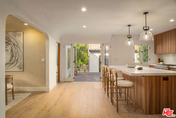 Property Photo:  8817 Ashcroft Ave  CA 90048 