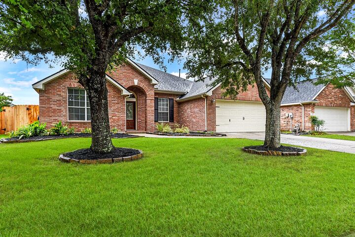 Property Photo: 28259 Daystrom Lane TX 77494
