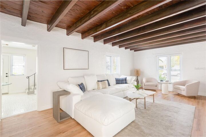 Property Photo:  53 Albemarle Avenue  FL 33606 