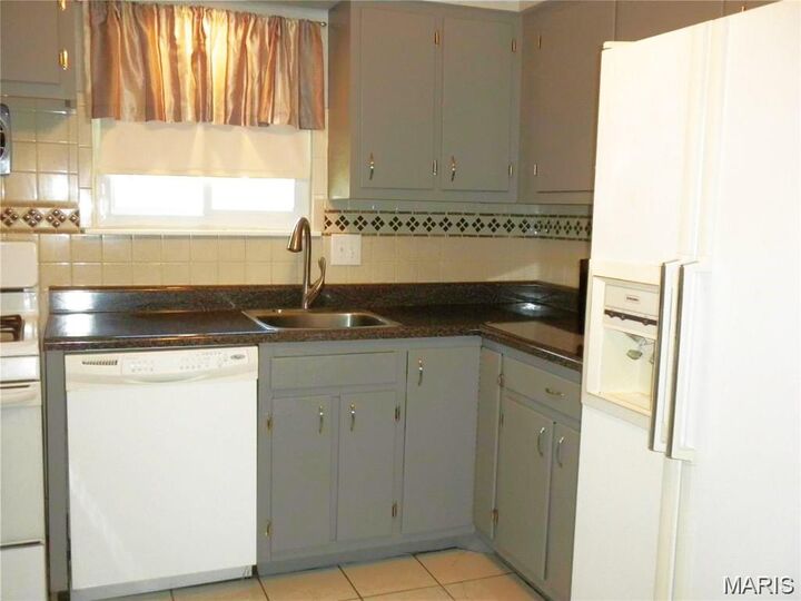 Property Photo: 1221 South Drive MO 63303