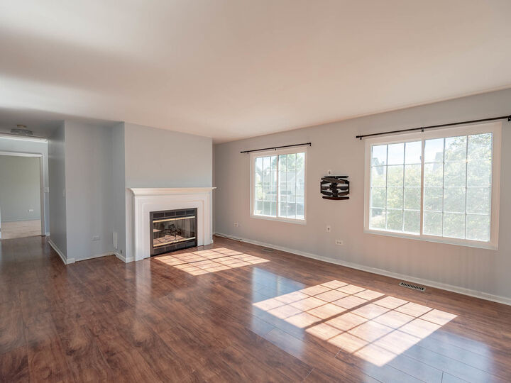 Property Photo:  2214 Colorado Avenue 2214  IL 60123 