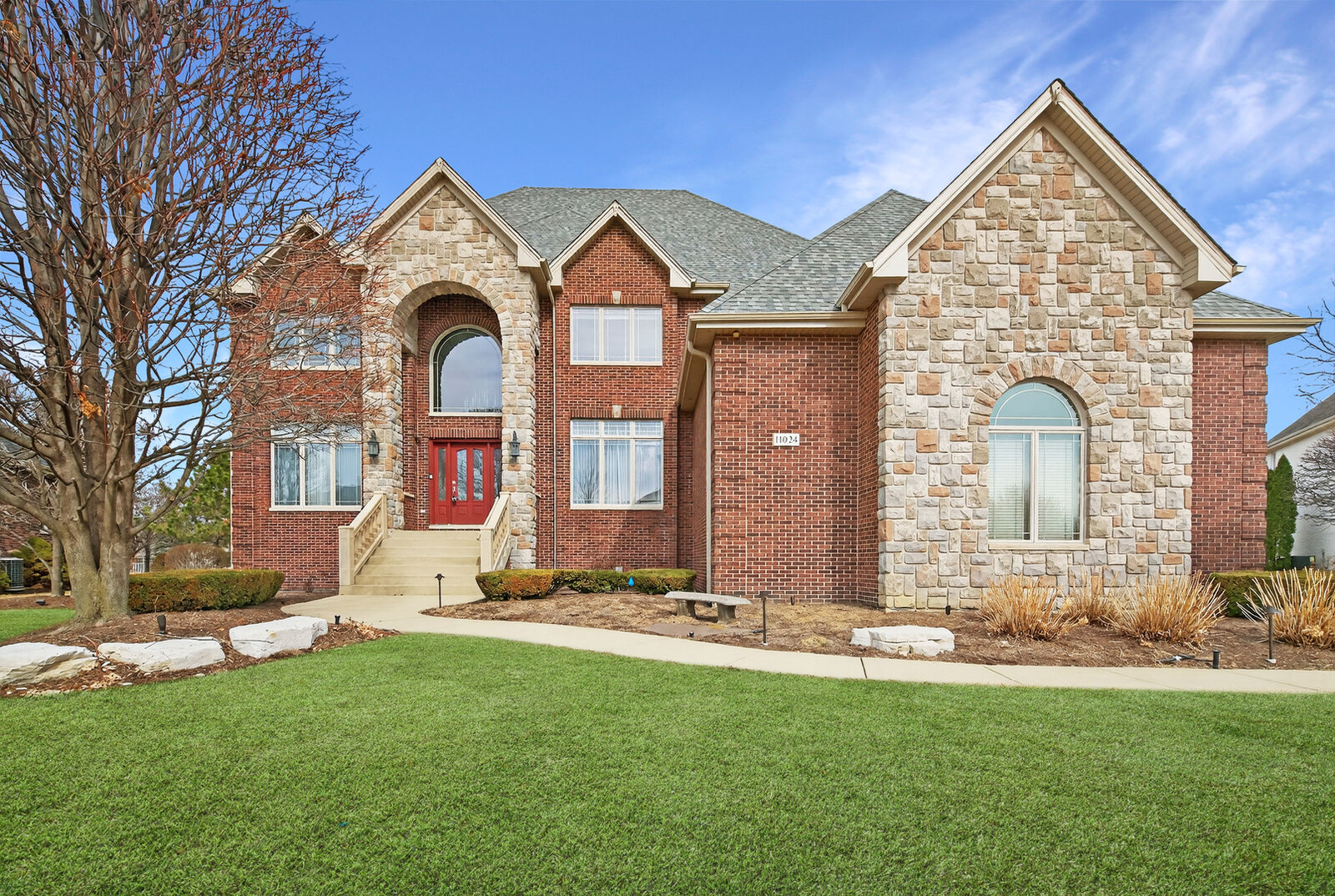 Property Photo: 11024 Marilyn Terrace IL 60467