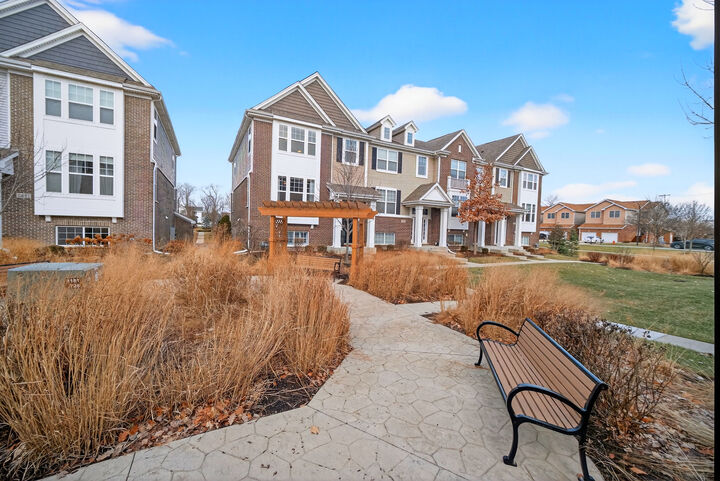 Property Photo:  1437 N Charles Avenue  IL 60563 