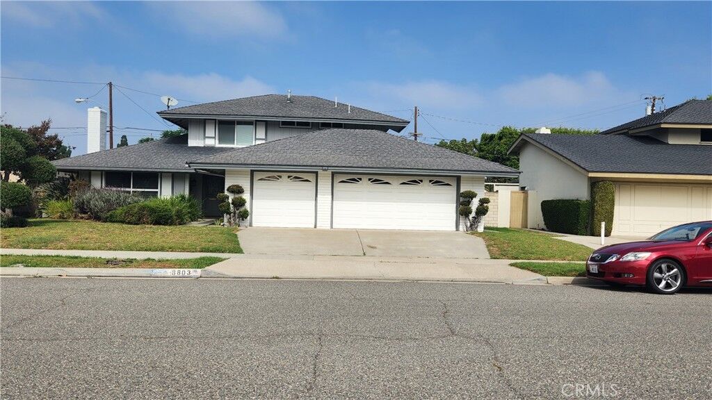 Property Photo: 8803 Hummingbird Avenue CA 92708