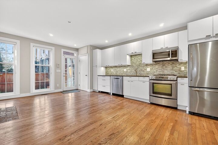 Property Photo:  42 Clarendon Street 1  MA 02116 