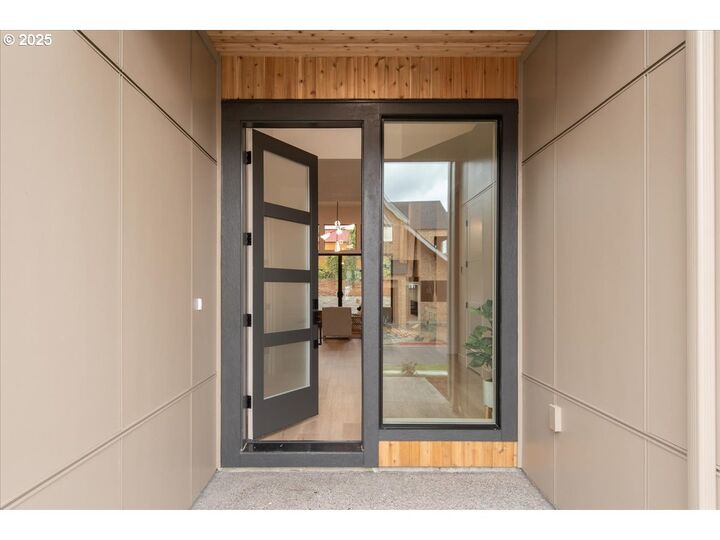 Property Photo:  10718 SE 13th Cir  WA 98664 