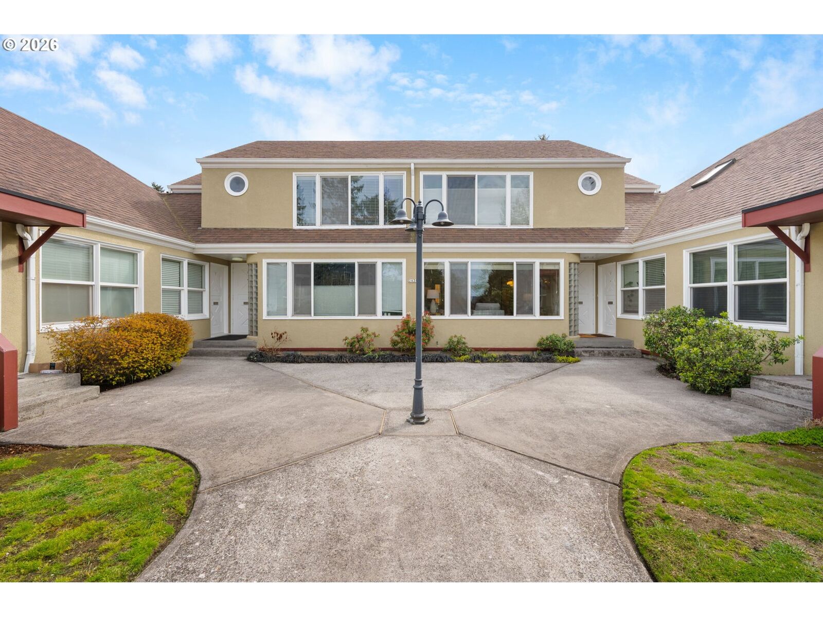 Property Photo:  2438 NE Killingsworth St 4  OR 97211 