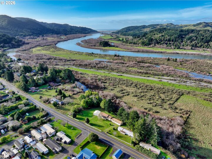 Property Photo:  95707 Jerrys Flat Rd  OR 97444 