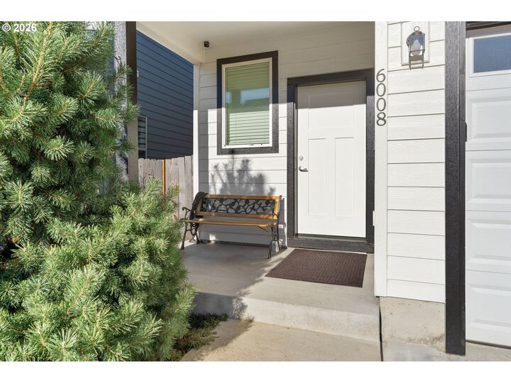 Property Photo:  6008 NE 55th Cir  WA 98661 