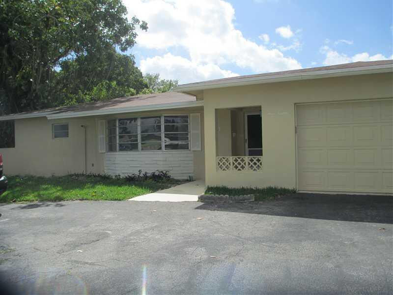 Property Photo: 380 NW Ct FL 33309