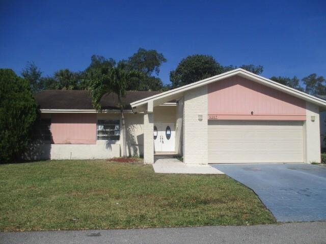 Property Photo:  5207 Bayberry Lane  FL 33319 