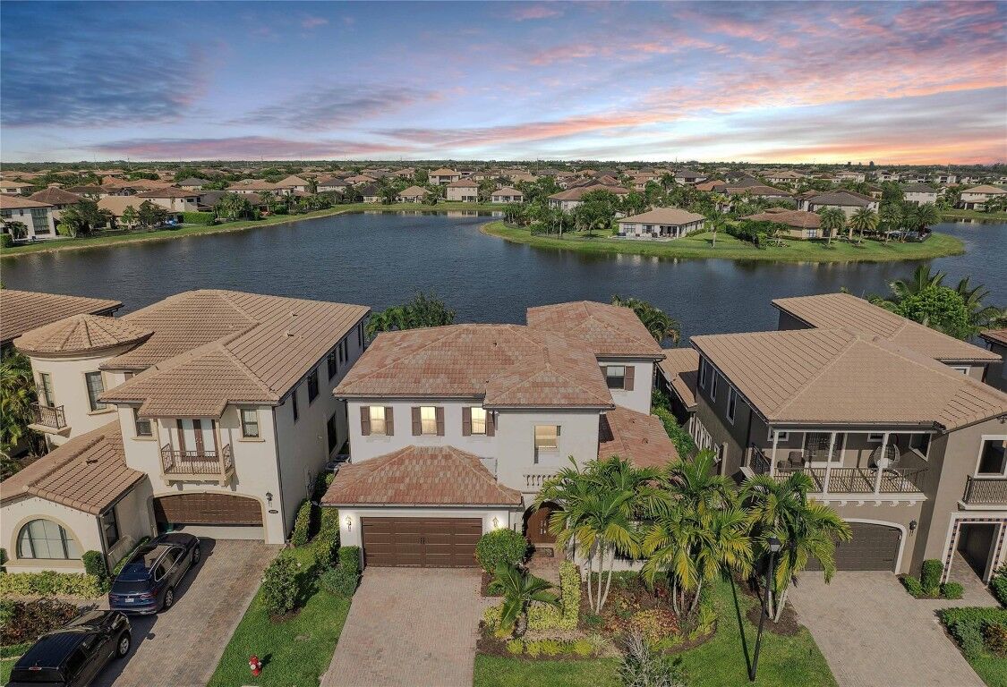 Property Photo:  8970 Watercrest Circle  FL 33076 