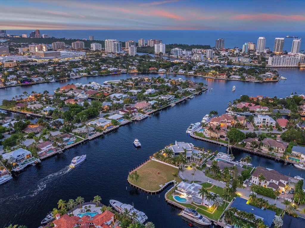 Property Photo:  223 Royal Palm Drive  FL 33301 