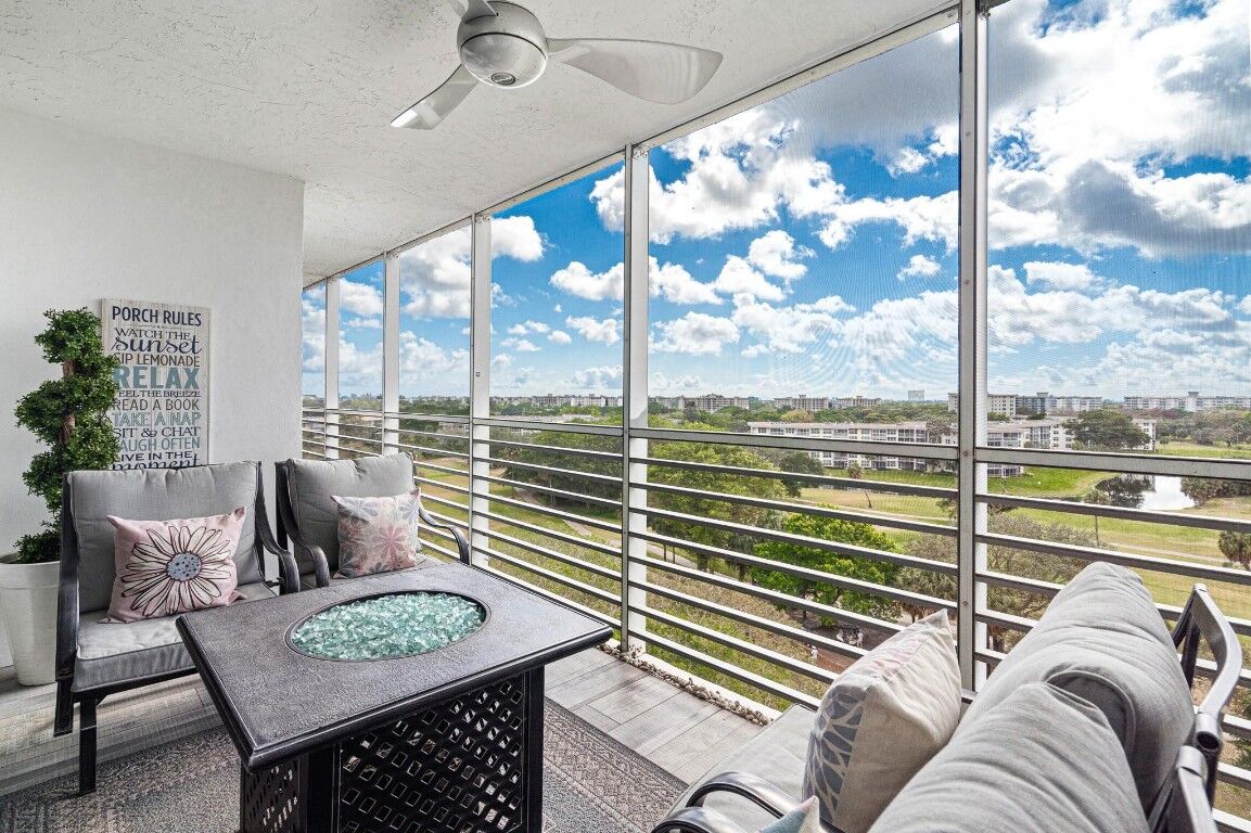 Property Photo:  3520 Oaks Way 910  FL 33069 