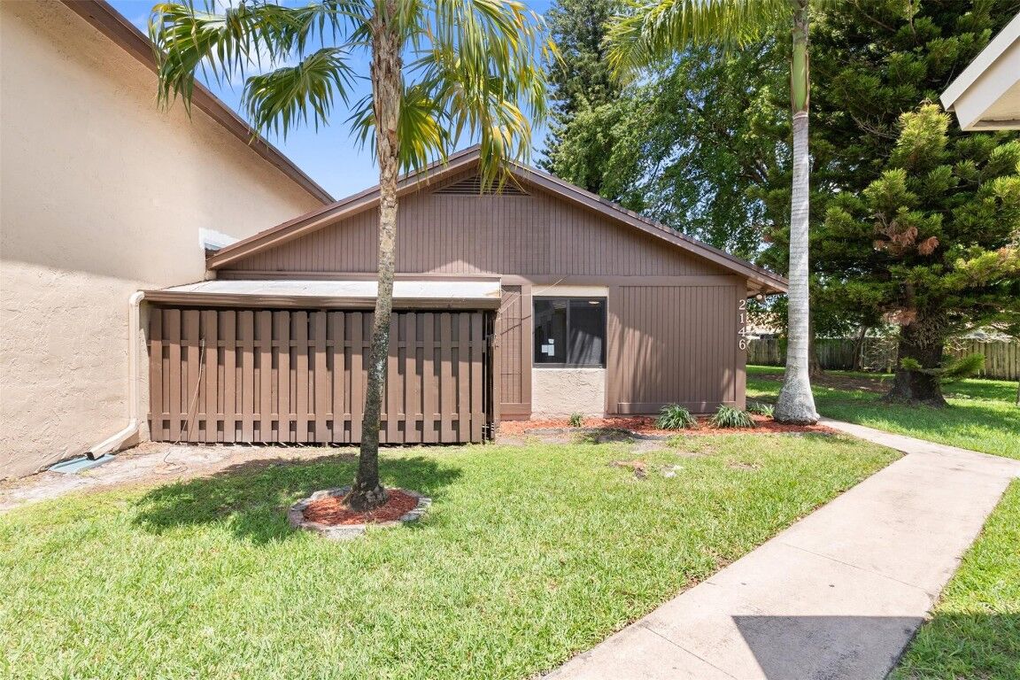 Property Photo:  2146 Nova Village Drive 2146  FL 33317 