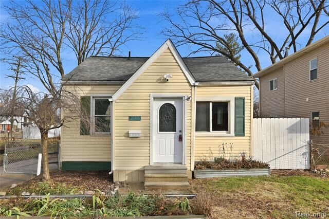 Property Photo:  2146 Martin Road  MI 48220 