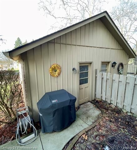 Property Photo:  955 Sherwood Forest Drive 52  MI 48307 