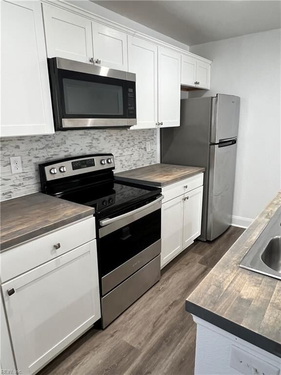 Property Photo:  112 North St  VA 23434 