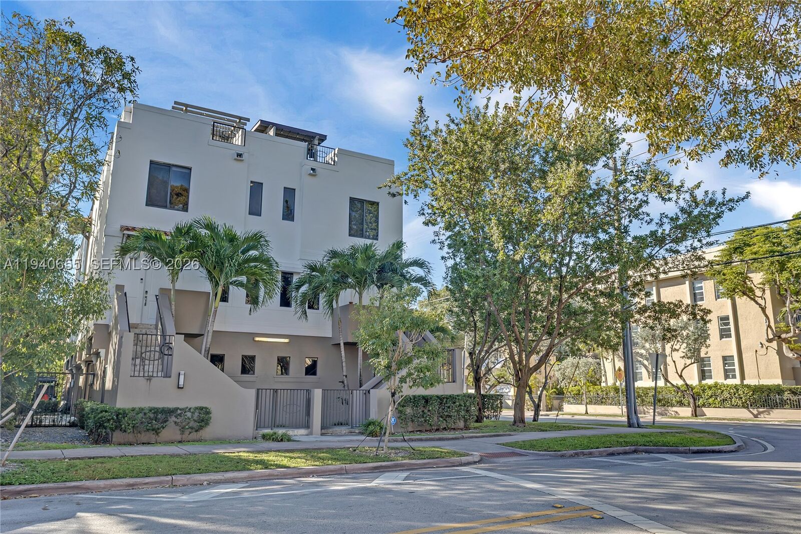 Property Photo:  1405 Galiano St 4  FL 33134 
