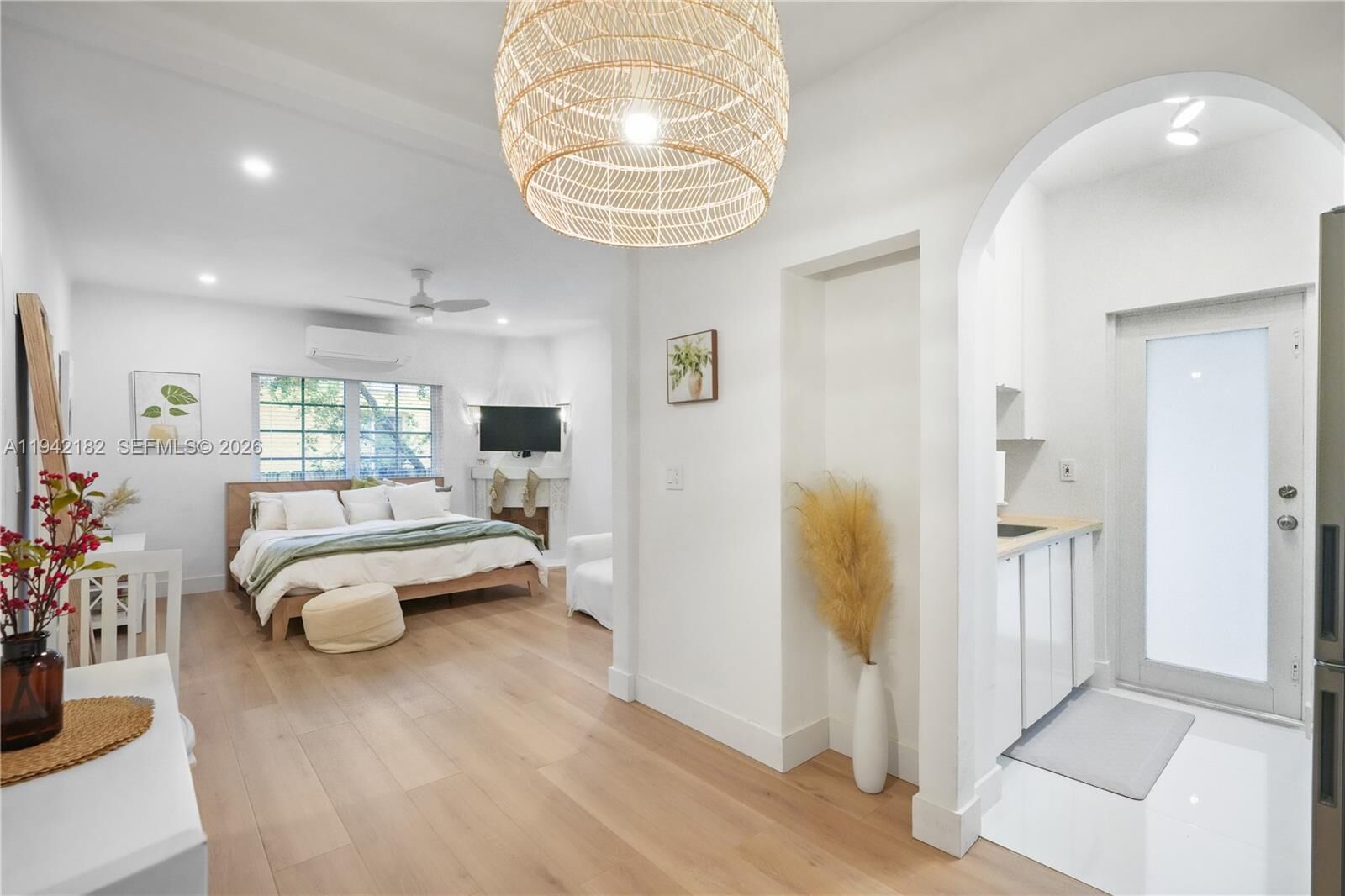 Property Photo:  750 Espanola Way 6  FL 33139 