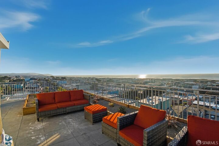 Property Photo: 3945 Judah Street 303 CA 94122