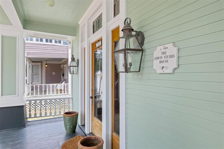 Property Photo:  1021 Kirby Street  LA 70601 