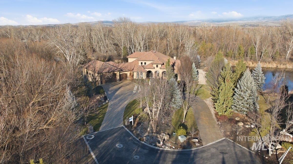 Property Photo:  448 E Riversedge Ln  ID 83616-6843 