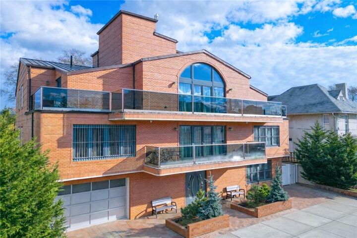 Property Photo:  2711 East 26th Street  NY 11235 