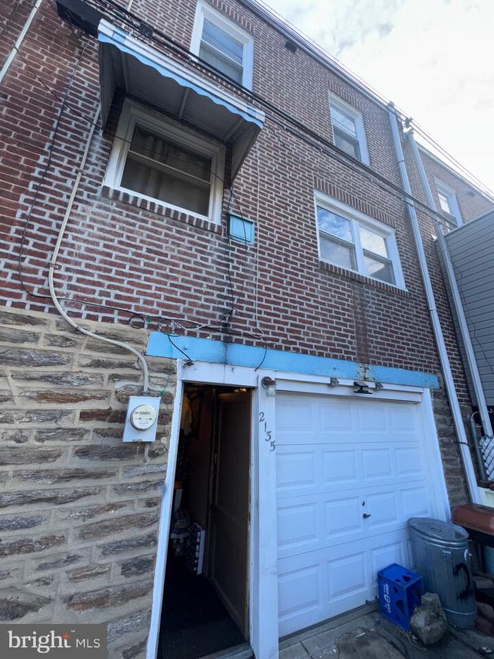 Property Photo:  2135 Homer Street  PA 19138 