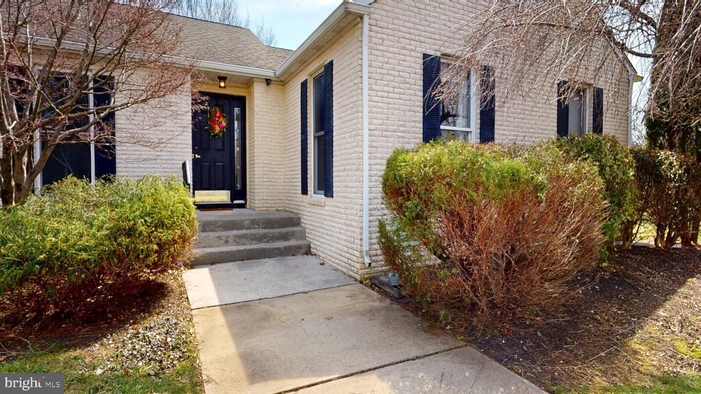 Property Photo:  5 Githens Lane  NJ 08048 