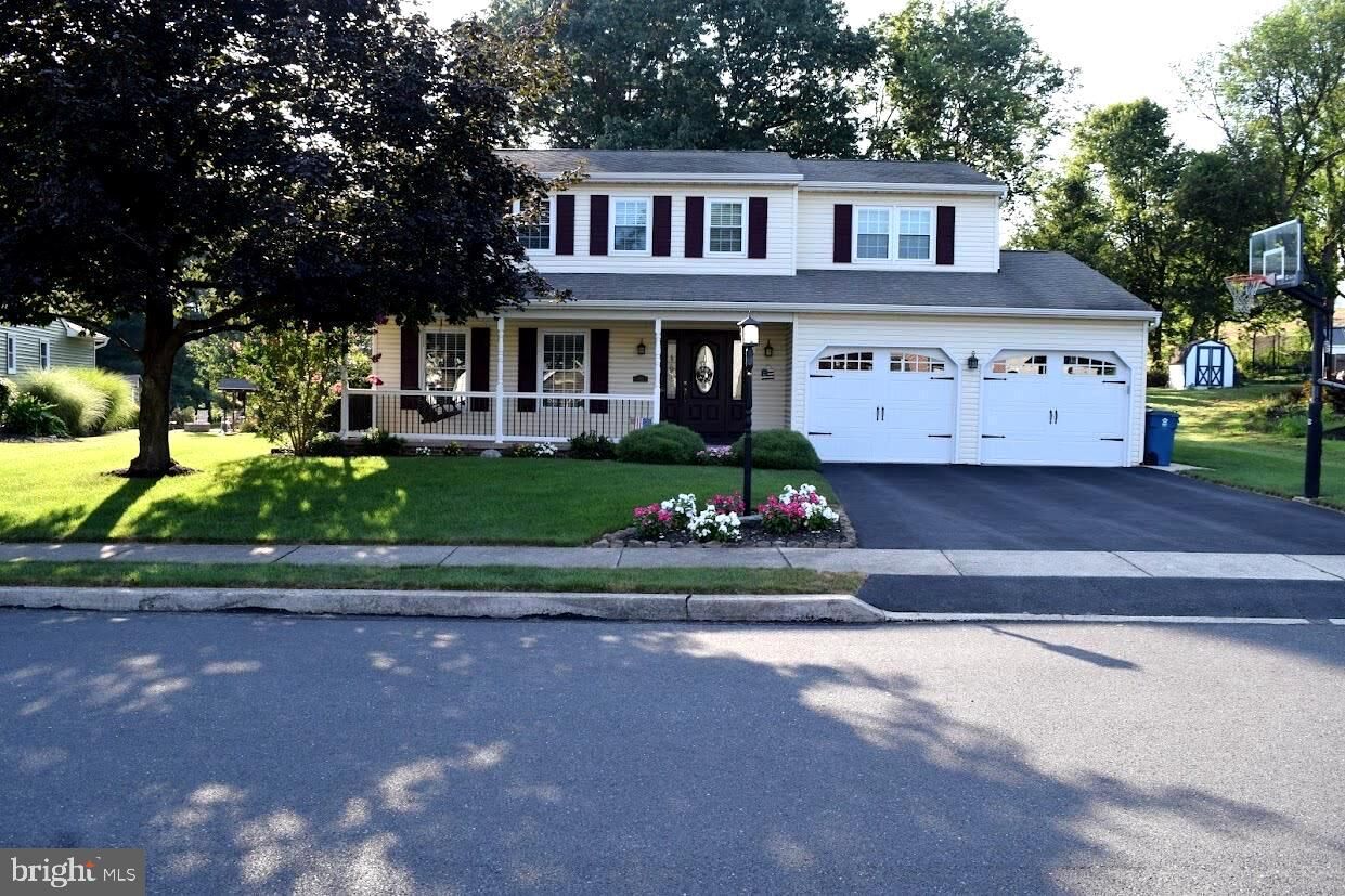 Property Photo:  882 Hawthorn Avenue  PA 17055 