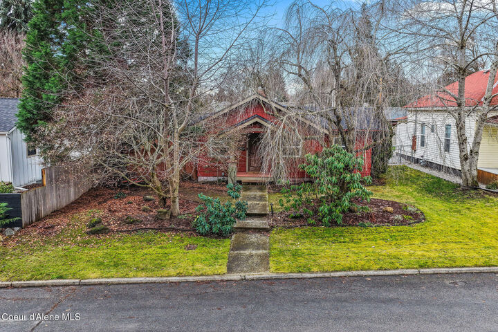 Property Photo:  1006 E Pennsylvania Ave  ID 83814 