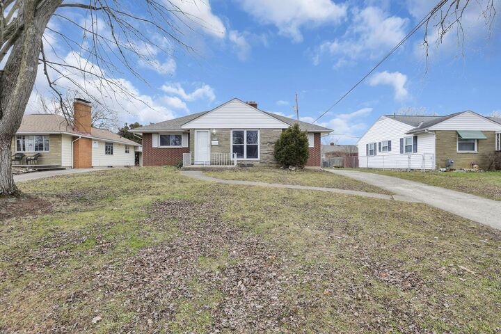 Property Photo:  2692 Regina Avenue  OH 43204 