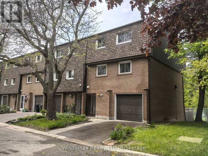 Property Photo: 3100 Kingston Road Hs47 ON M1M 3T4