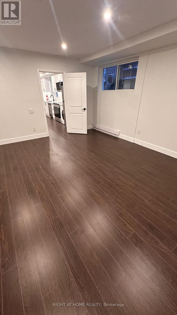 Property Photo:  1359 Davenport Road  ON M6H 2H5 