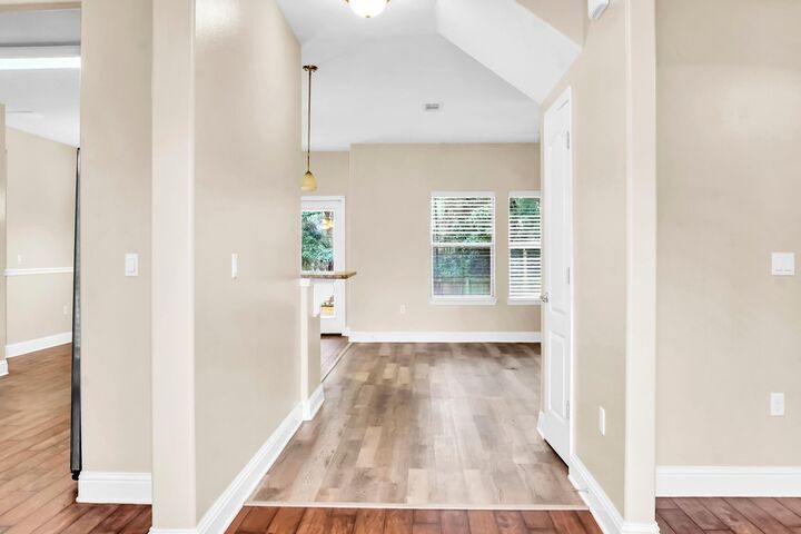 Property Photo:  2136 Sardinia Court  FL 32566 