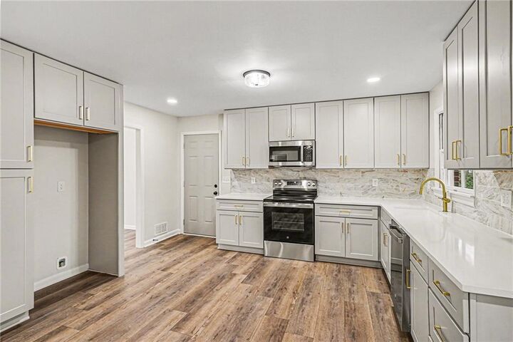 Property Photo:  61 Barrett Circle SE  GA 30060 