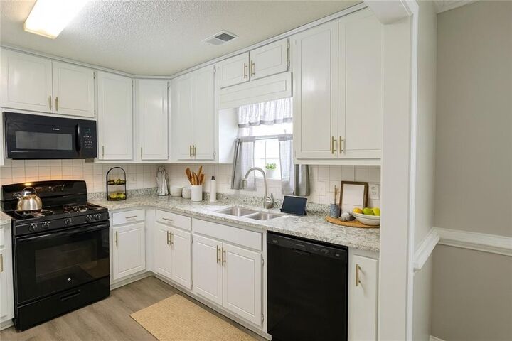 Property Photo:  10348 Commons Crossing  GA 30238 