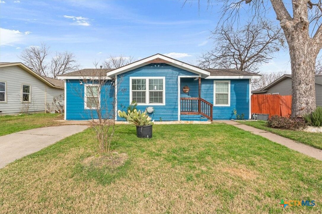 Property Photo:  2909 June Street  TX 76543 