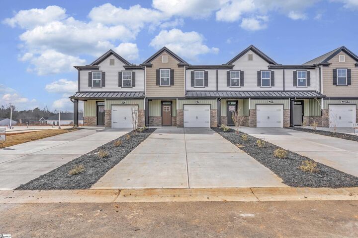 Property Photo:  409 Belgrove Way Lot 110  SC 29640 