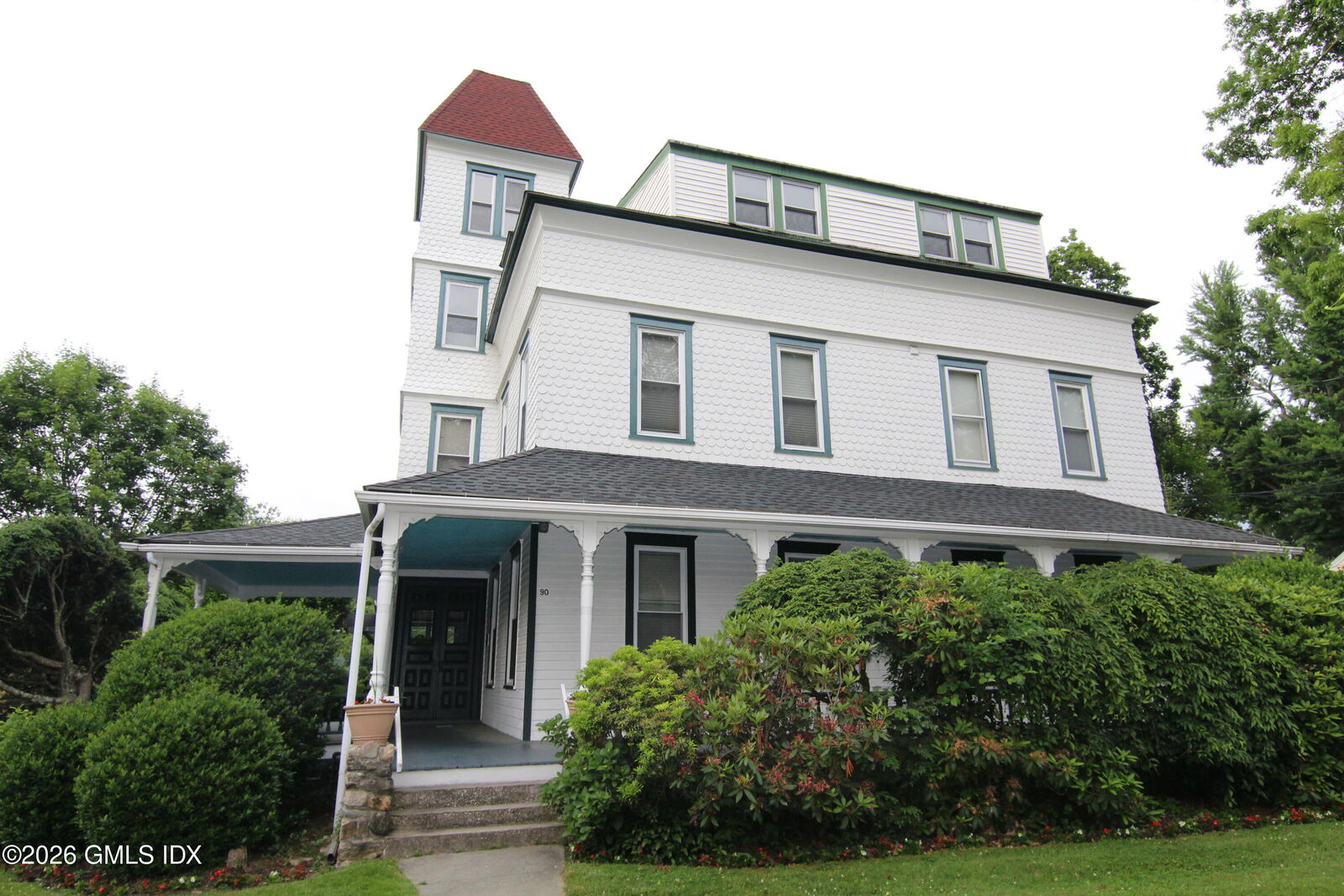 Property Photo:  90 Riverside Avenue 1  CT 06878 