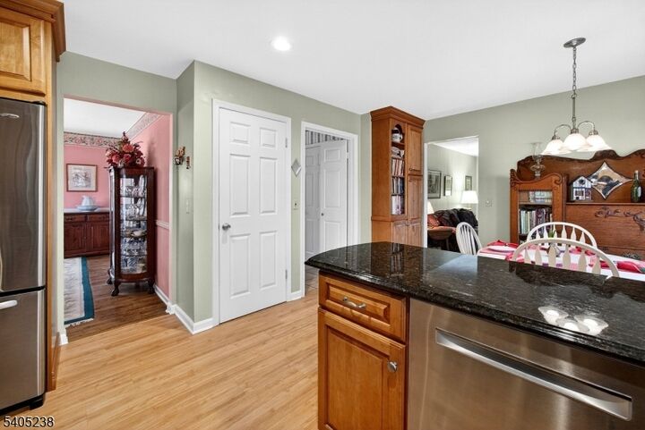 Property Photo:  6 Phoenix Dr  NJ 07945 