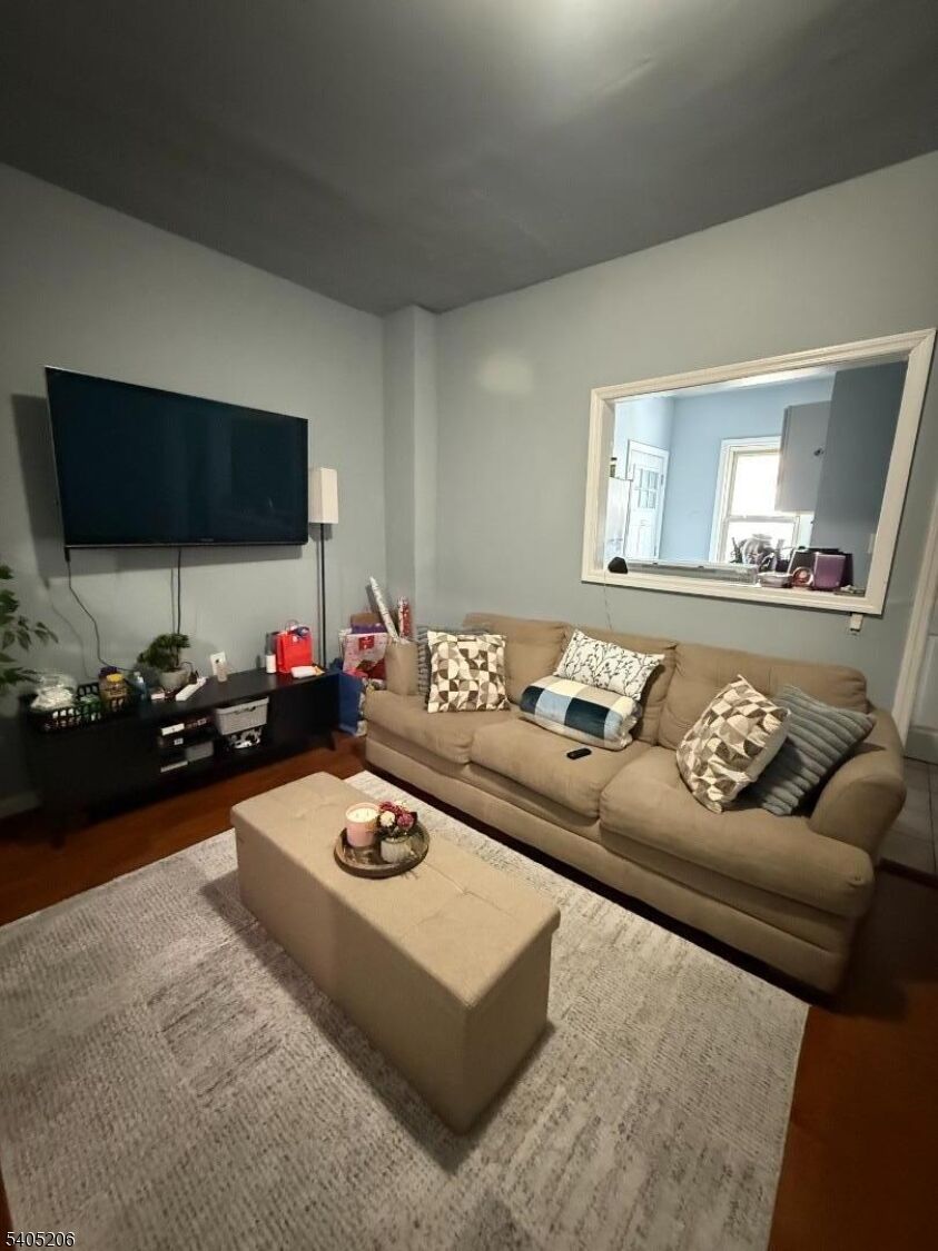 Property Photo:  281 Oswald Pl  NJ 07088 