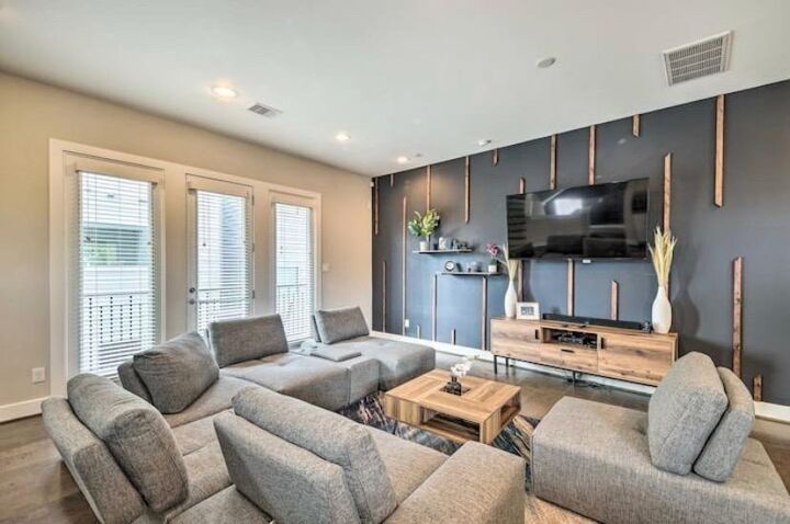 Property Photo:  2403 Everett Street C  TX 77009 