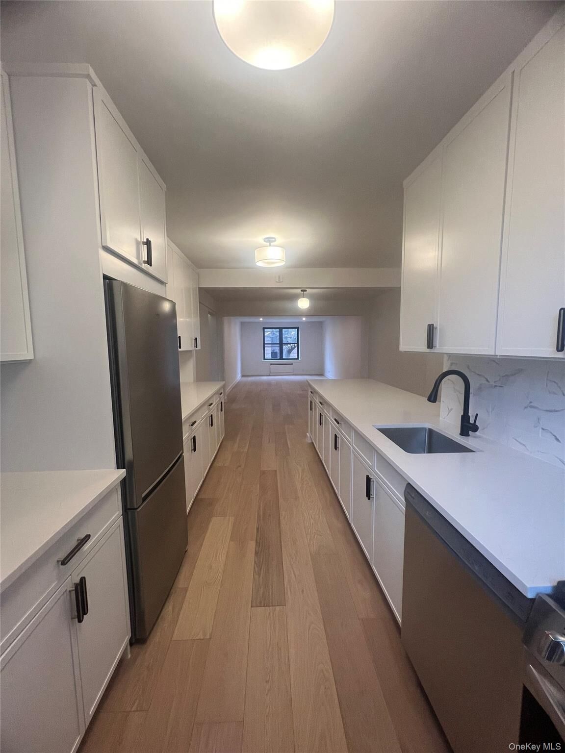 Property Photo: 445 W 240th Street 2F NY 10463